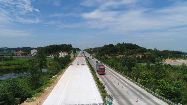 岳阳湖畔公路最新动态